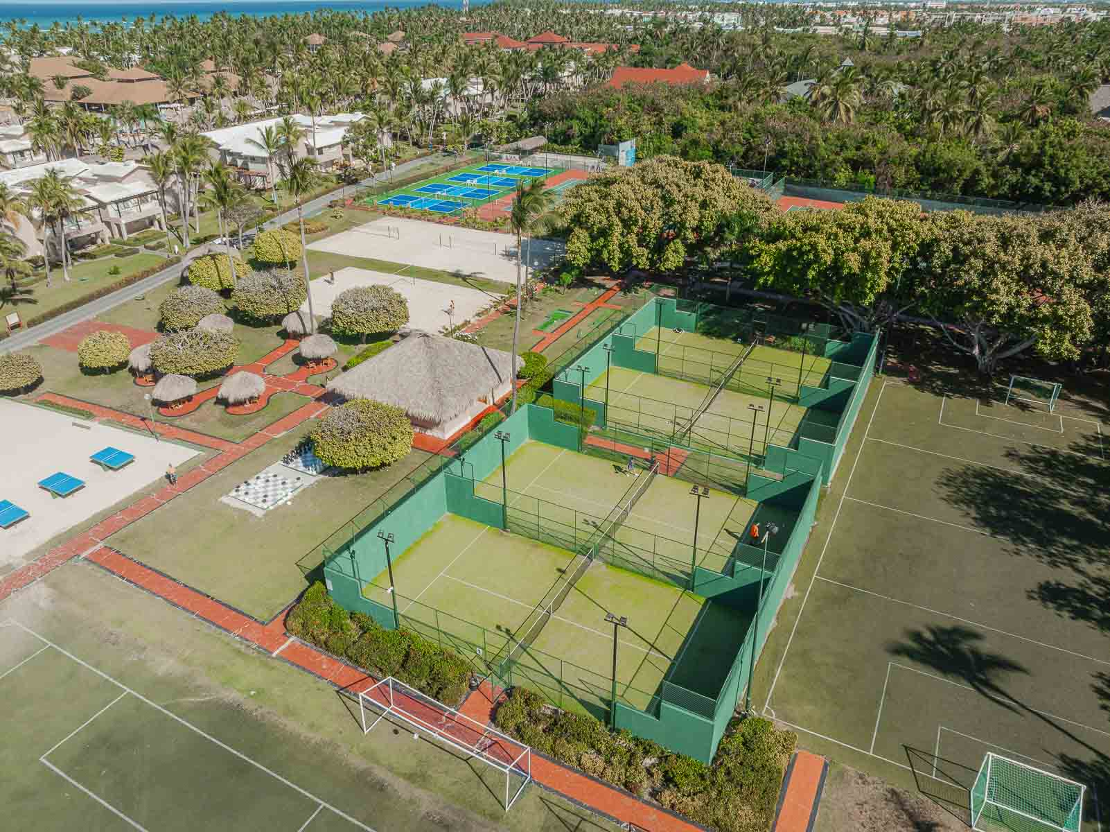 grand-palladium-punta-cana-resort-spa-pista-tenis_02.jpg