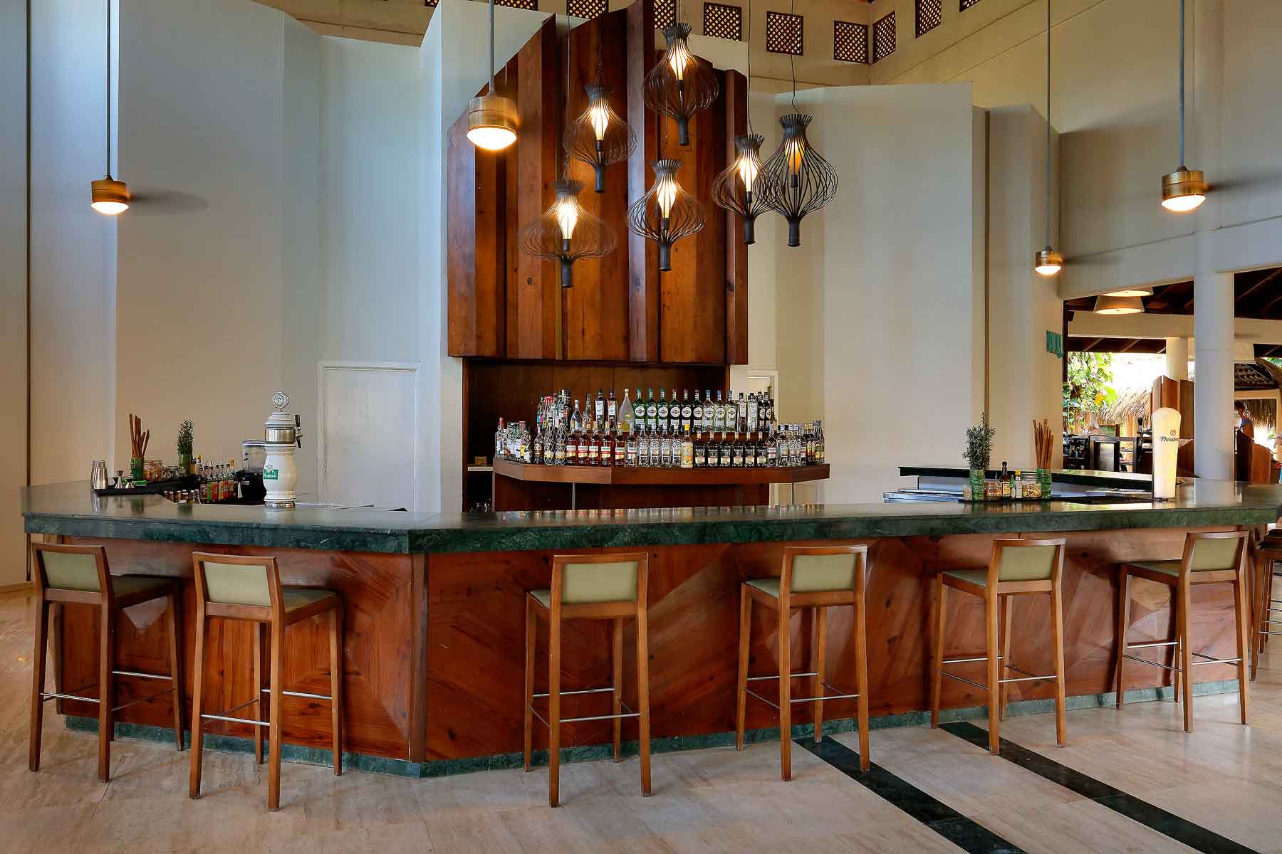 Grand Palladium Punta Cana Bar Lobby Guayacan