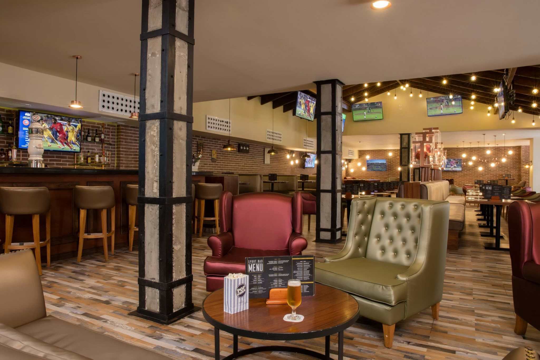 Grand-Palladium-Punta-Cana-Resort-Spa-sports-bar