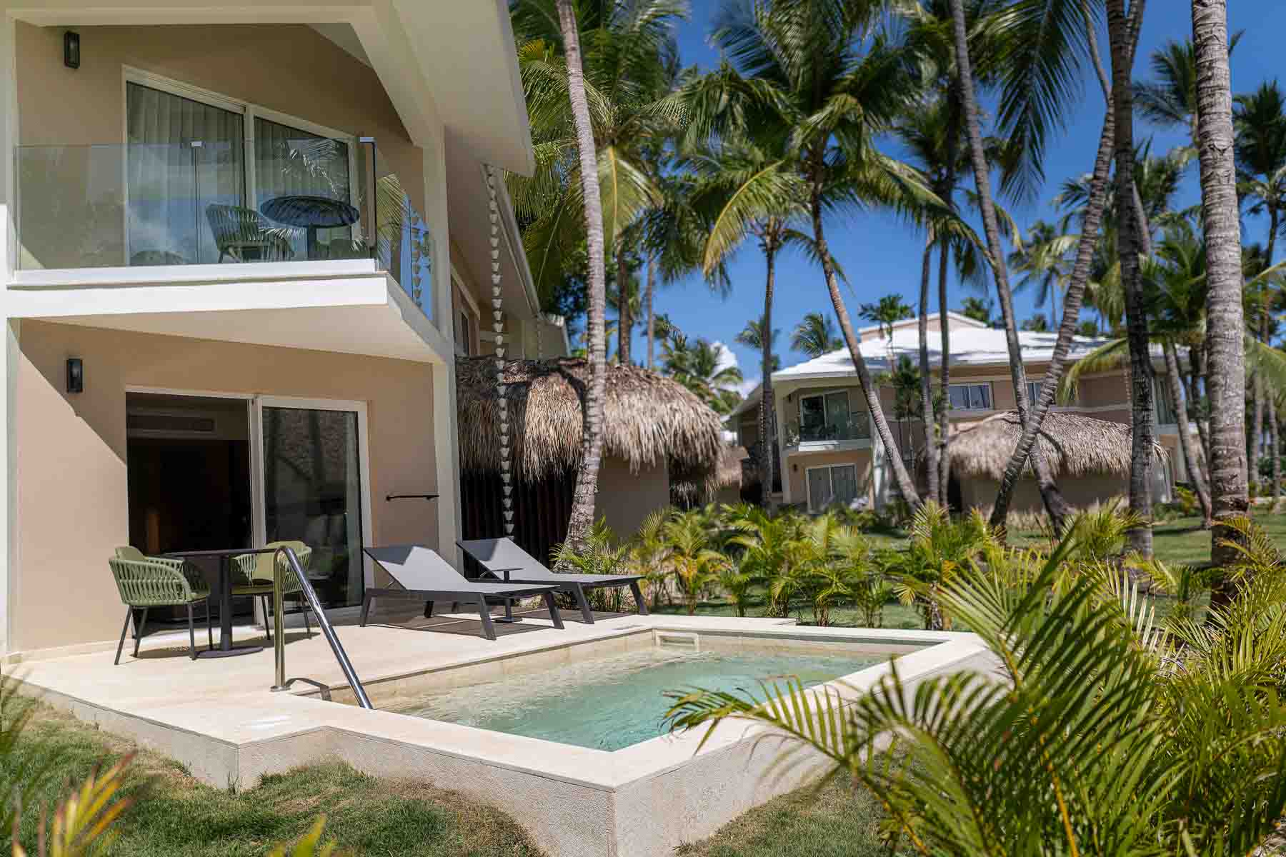 romance-private-pool