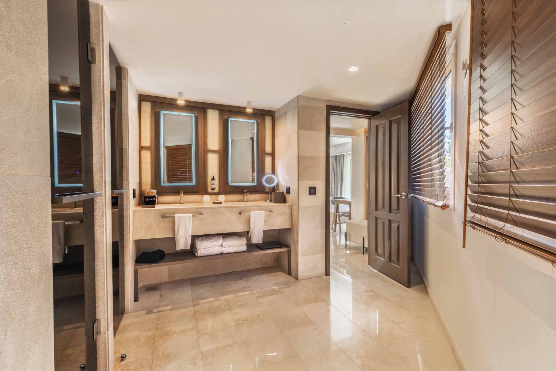 superior junior suite private pool