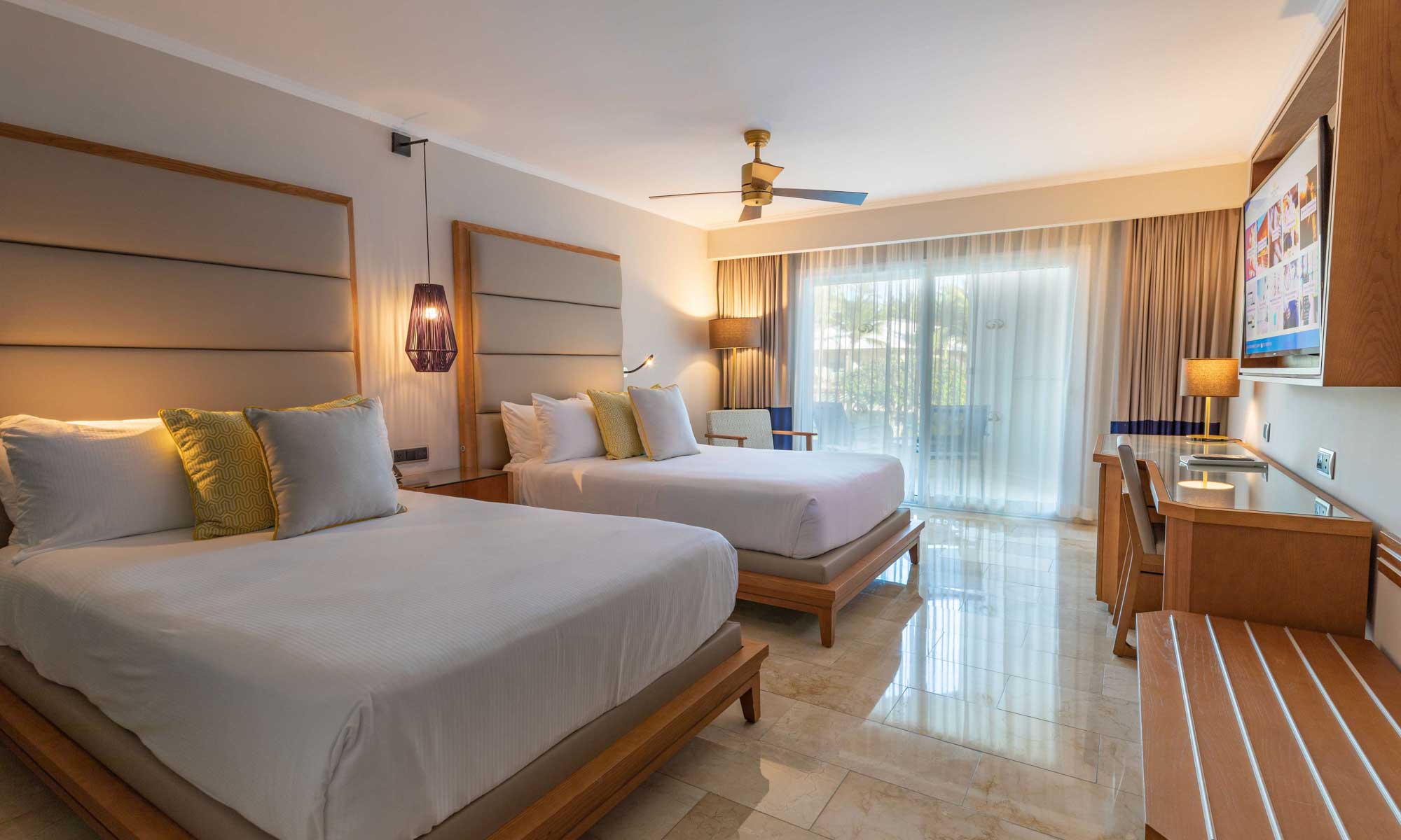 grand palladium palace resort deluxe beachside