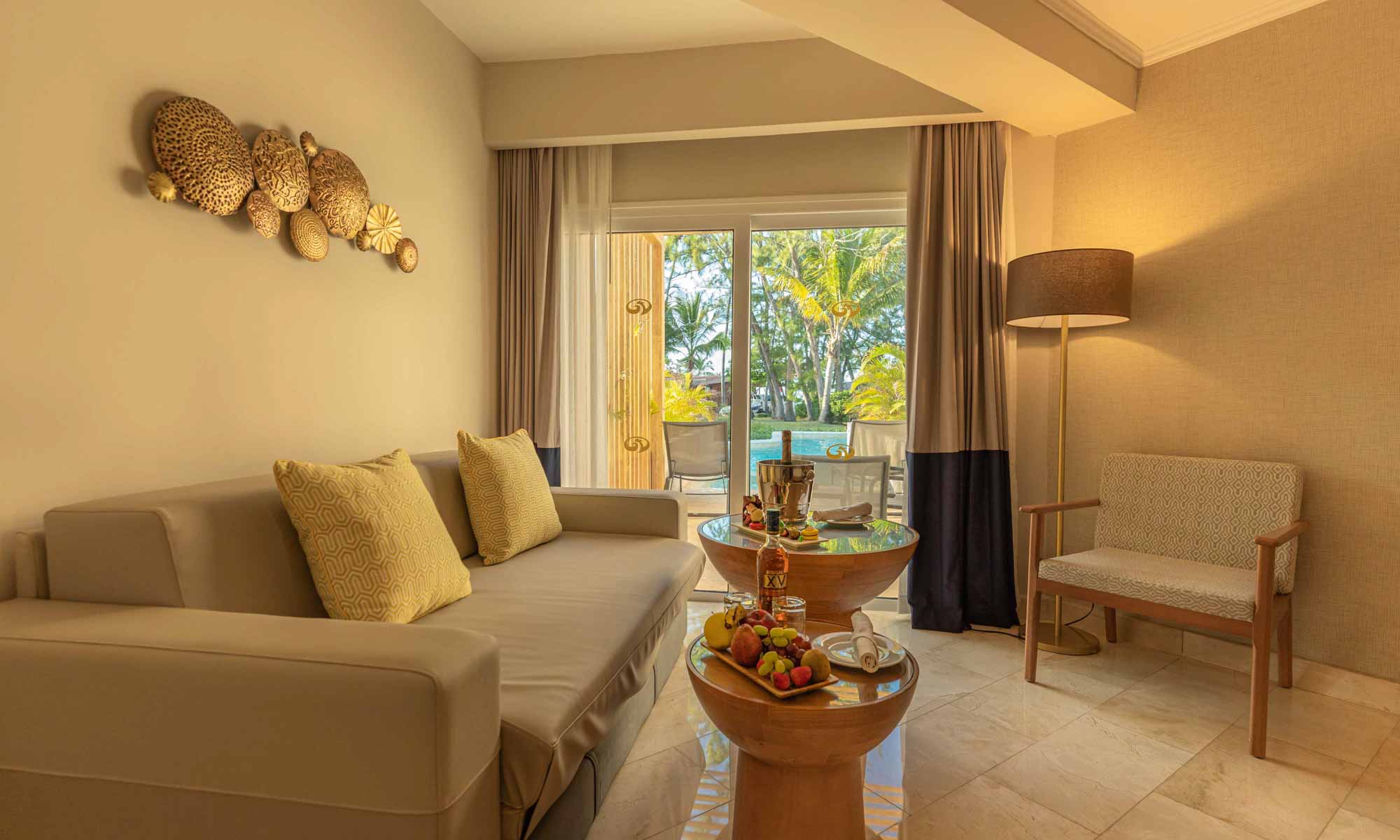 grand palladium palace resort junior suite swim up
