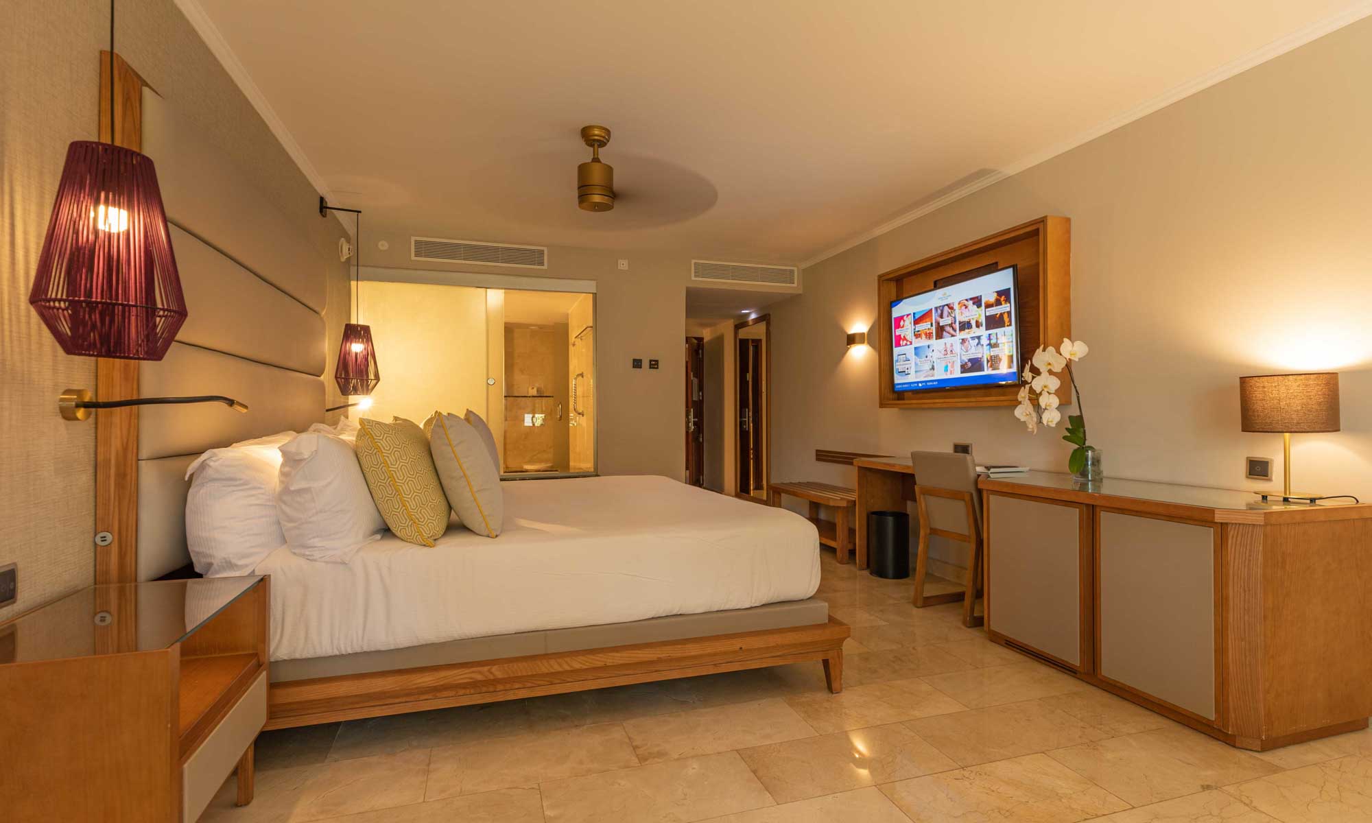 grand palladium palace resort junior suite swim up