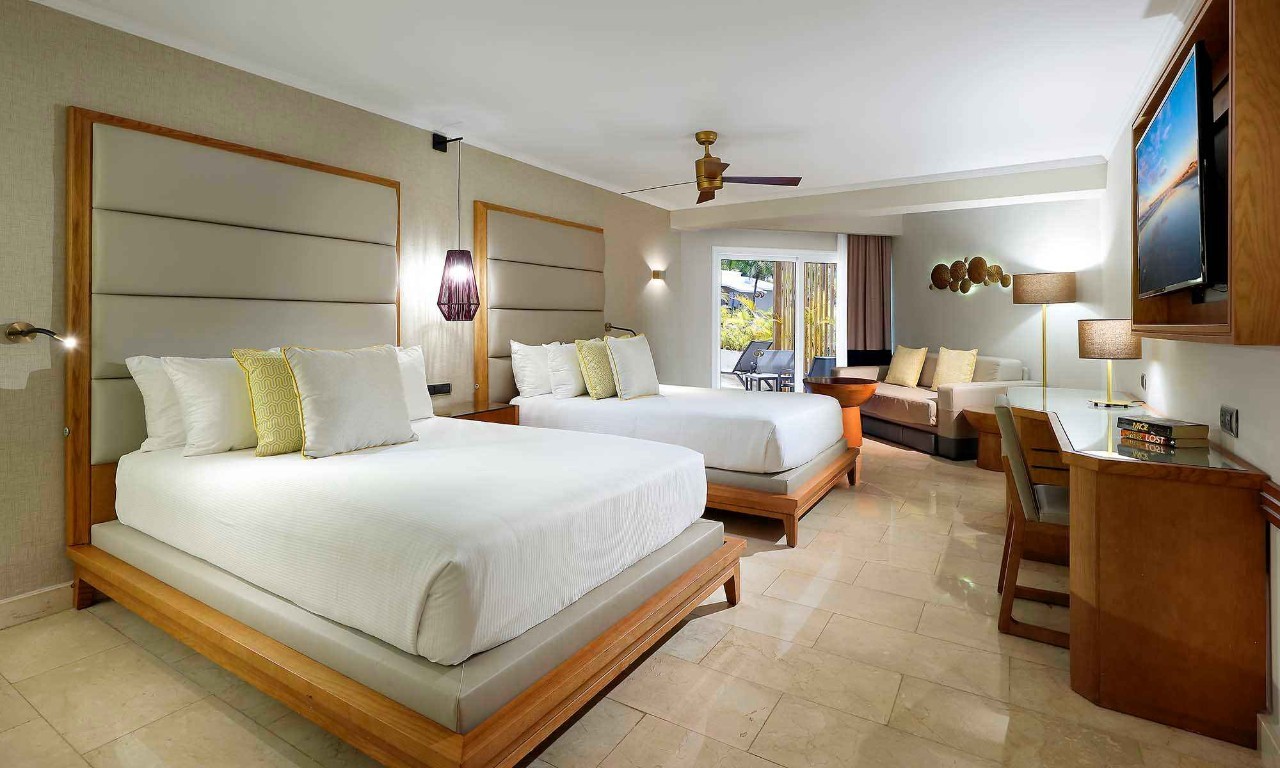Grand Palladium Palace Resort Spa Junior Suite Swim Up Beachside