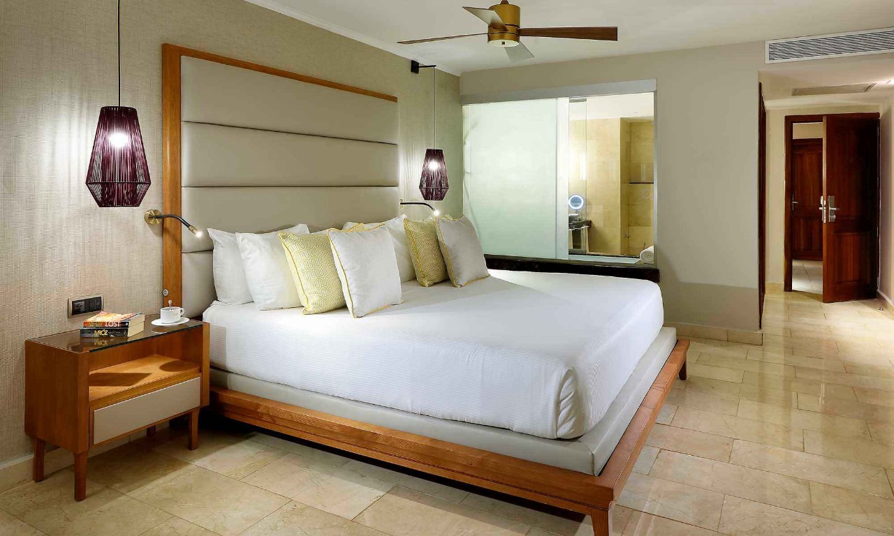 Grand Palladium Palace Resort Spa Junior Suite Swim Up Beachside