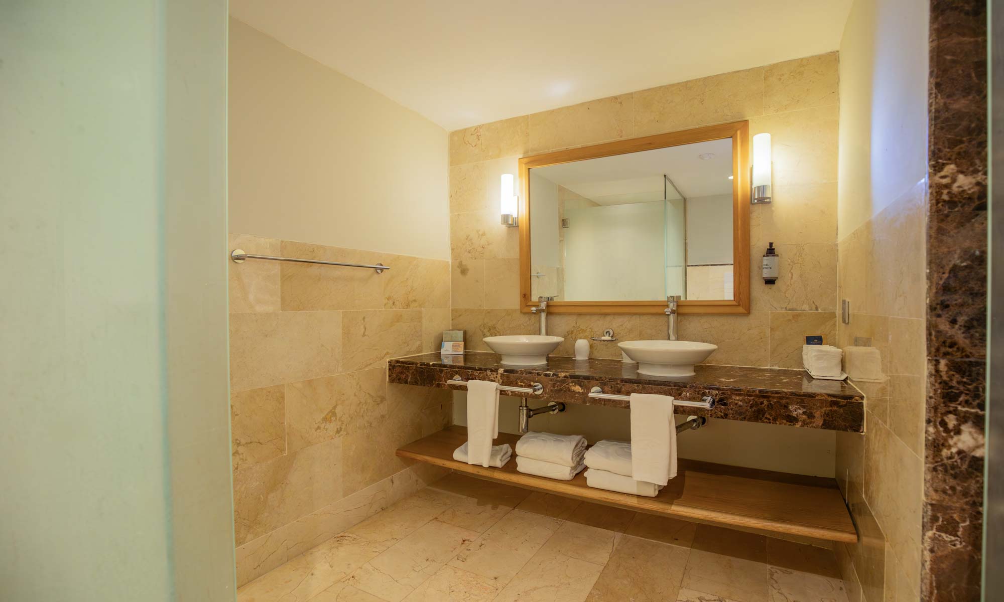 grand palladium connecting suite