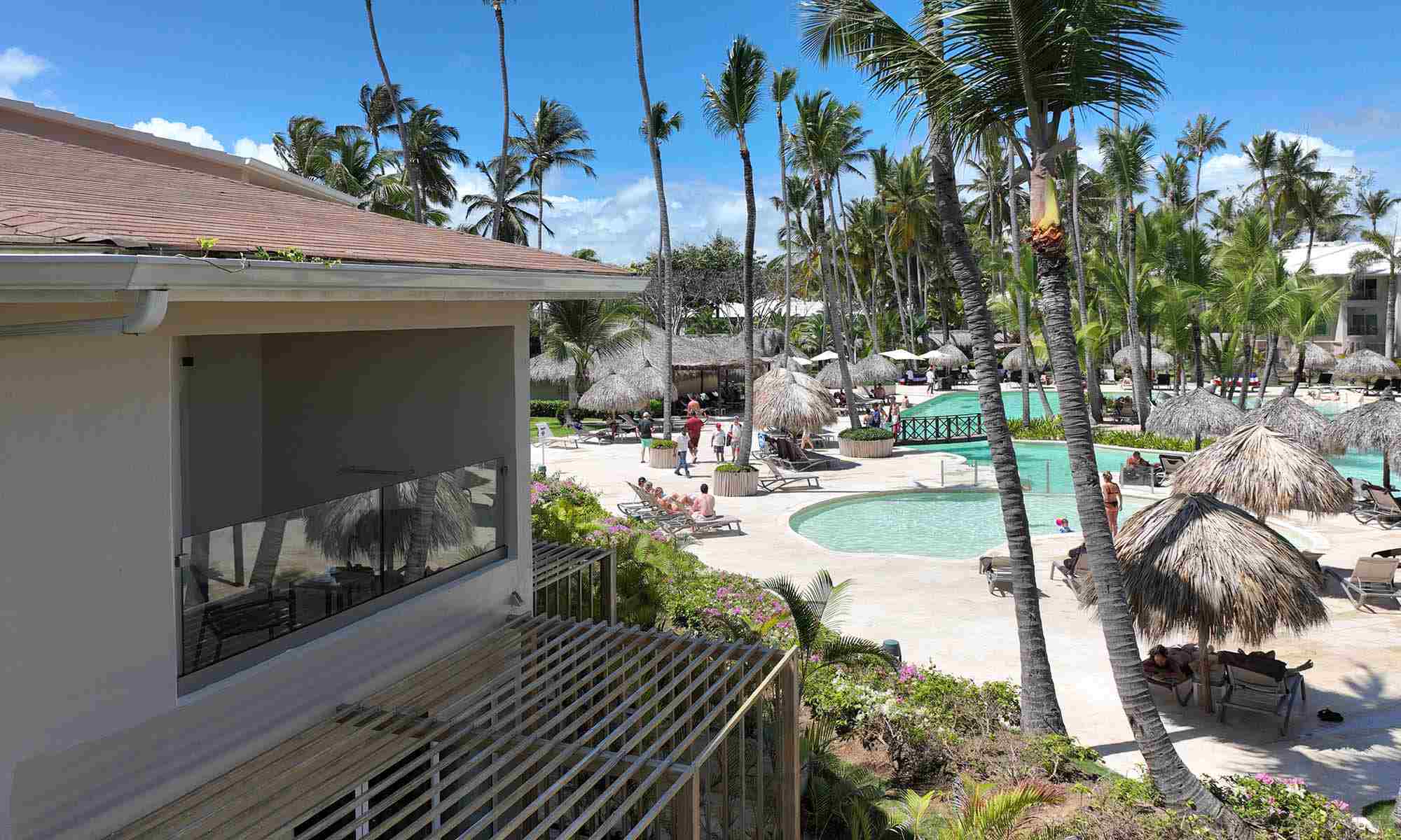 GP-PUNTA-CANA-PREMIUM-JUNIOR-SUITE-POOLSIDE-VISTAS