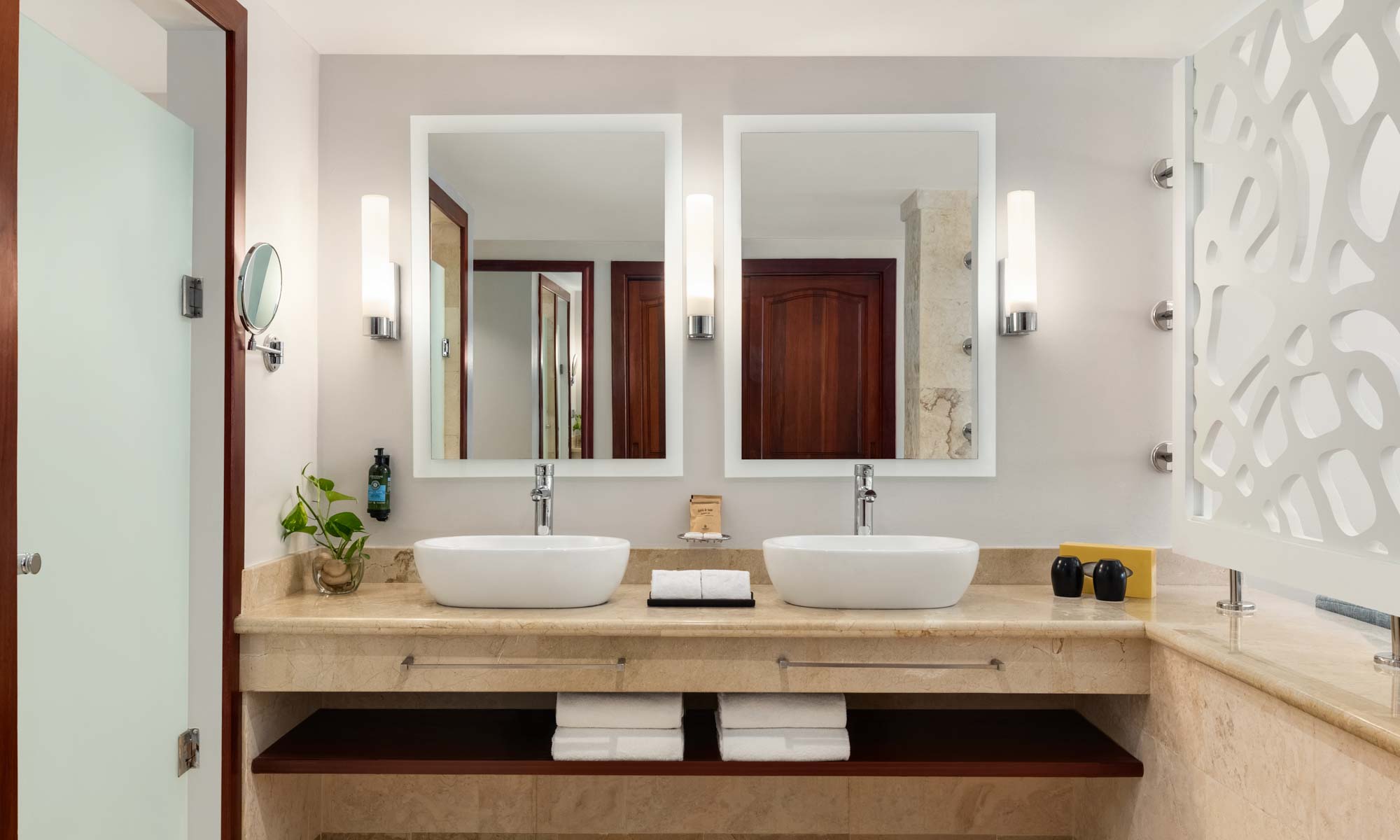 TRS Turquesa Hotel Jacuzzi Terrace Suite Beachside