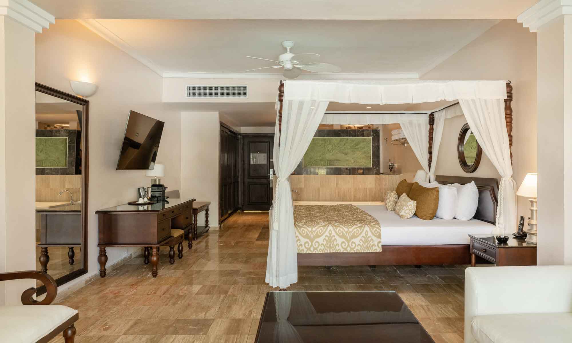 TRS Turquesa Hotel Junior Suite Swim Up