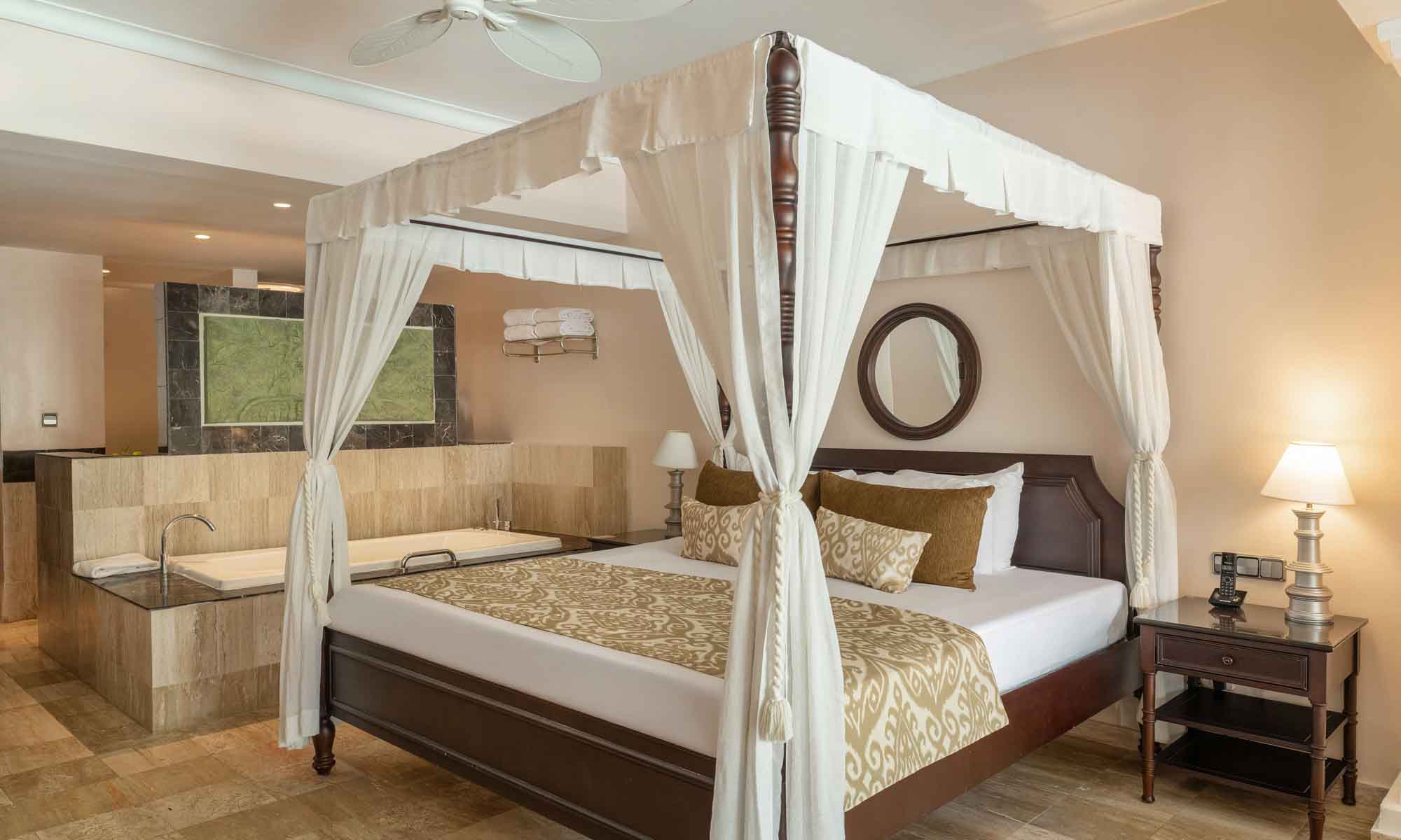 TRS Turquesa Hotel Junior Suite Swim Up