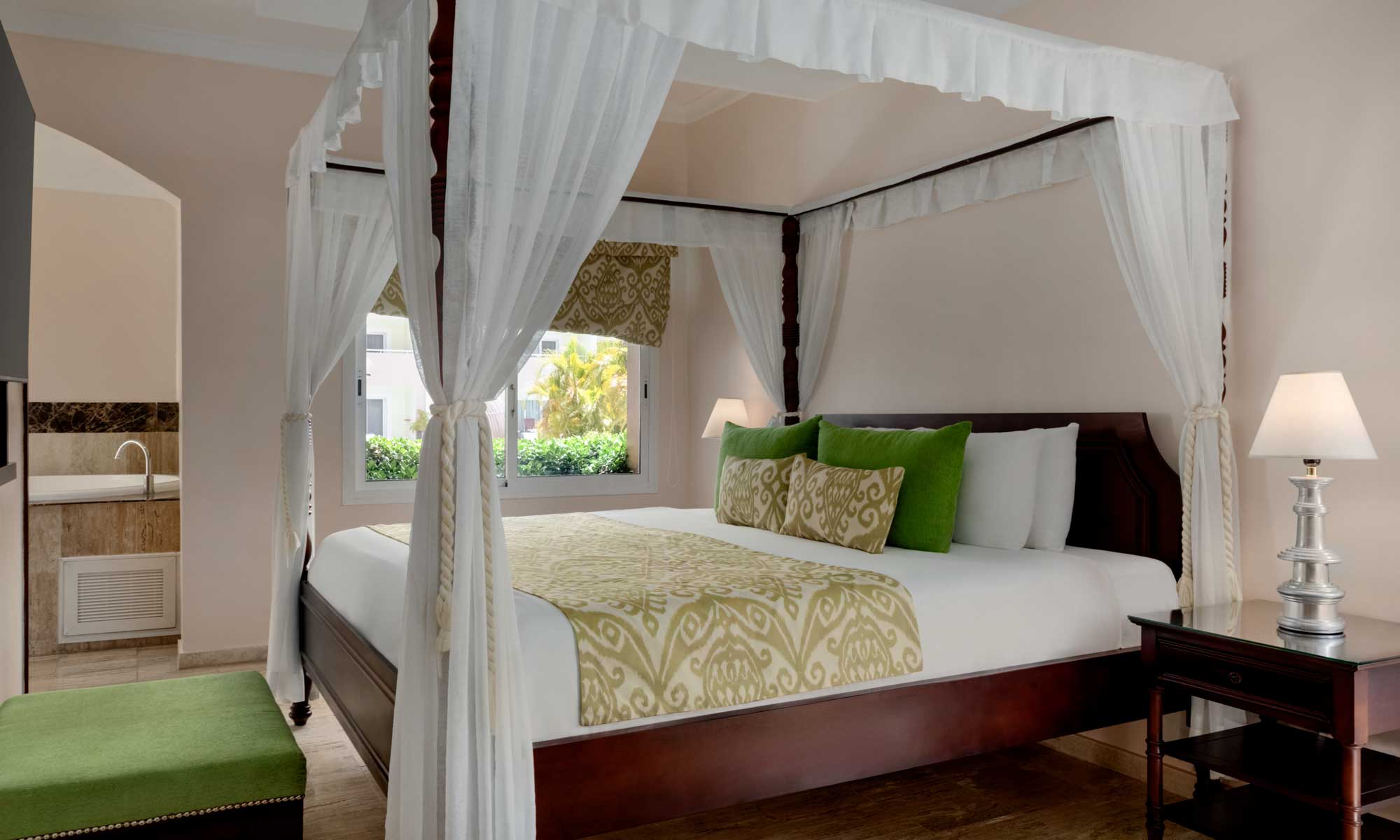 trs turquesa master suite swim out