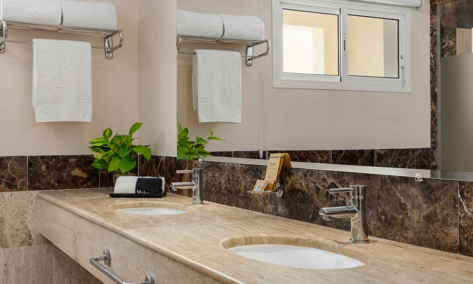 trs turquesa master suite swim out