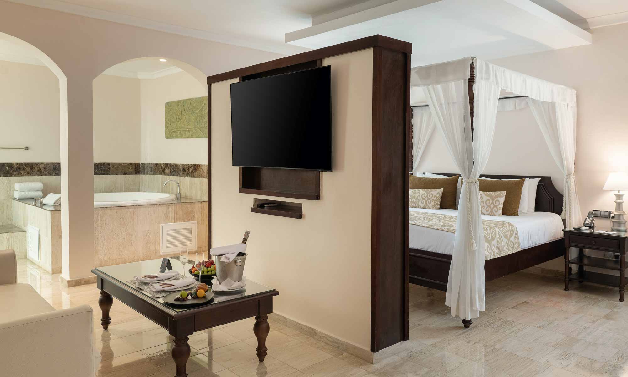 trs turquesa master suite swim out