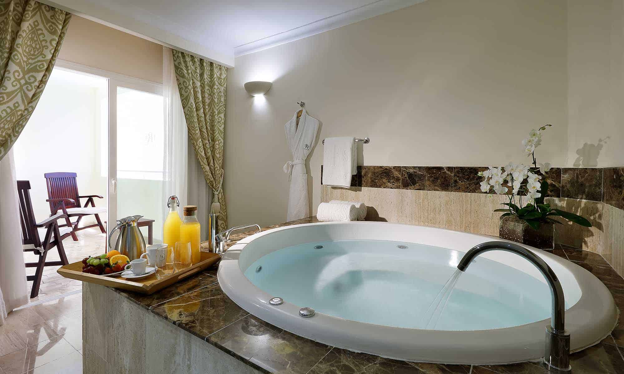 TRS-TURQUESA-ROMANCE-SUITE-POOLSIDE-5519_MG_1949