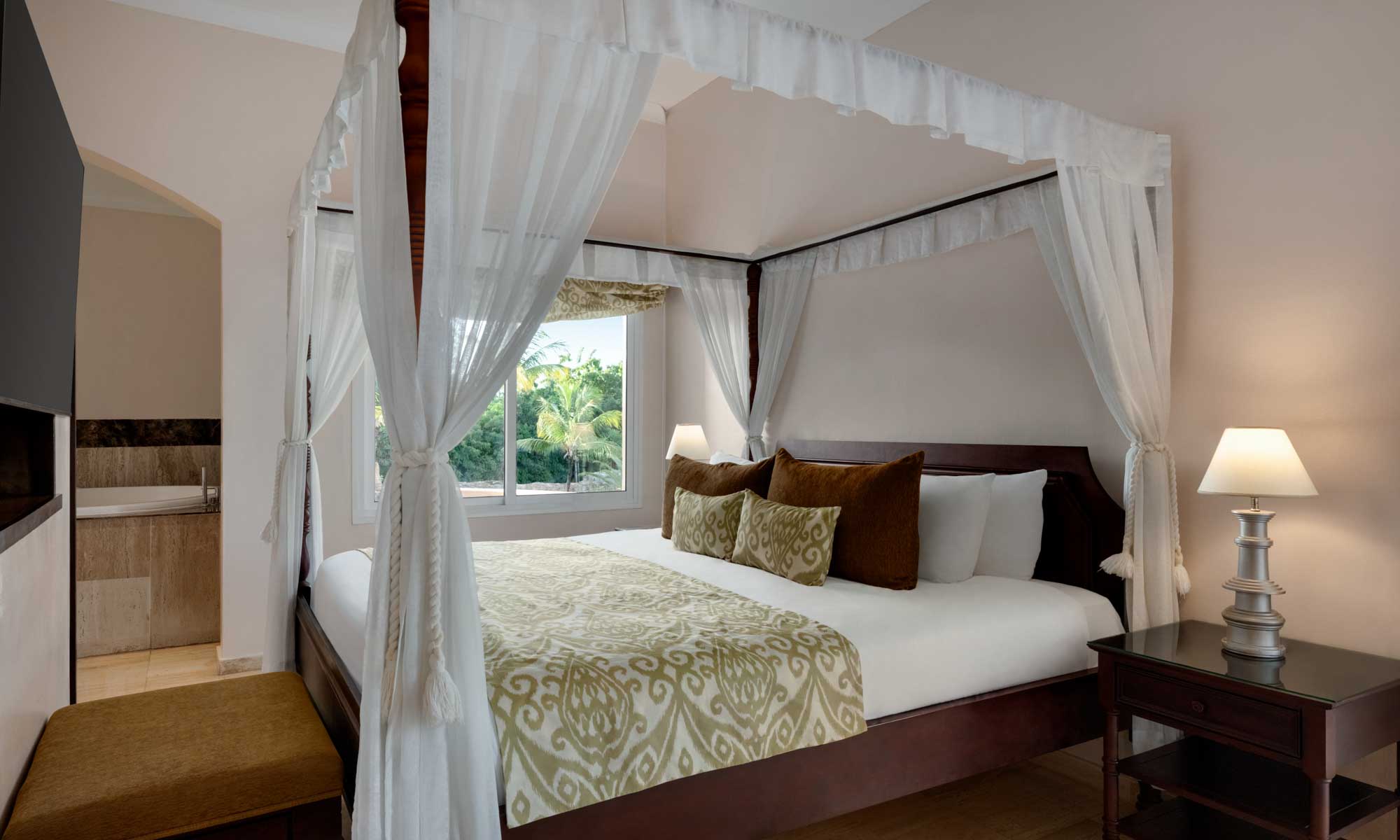 TRS Turquesa Hotel Romance Suite Poolside