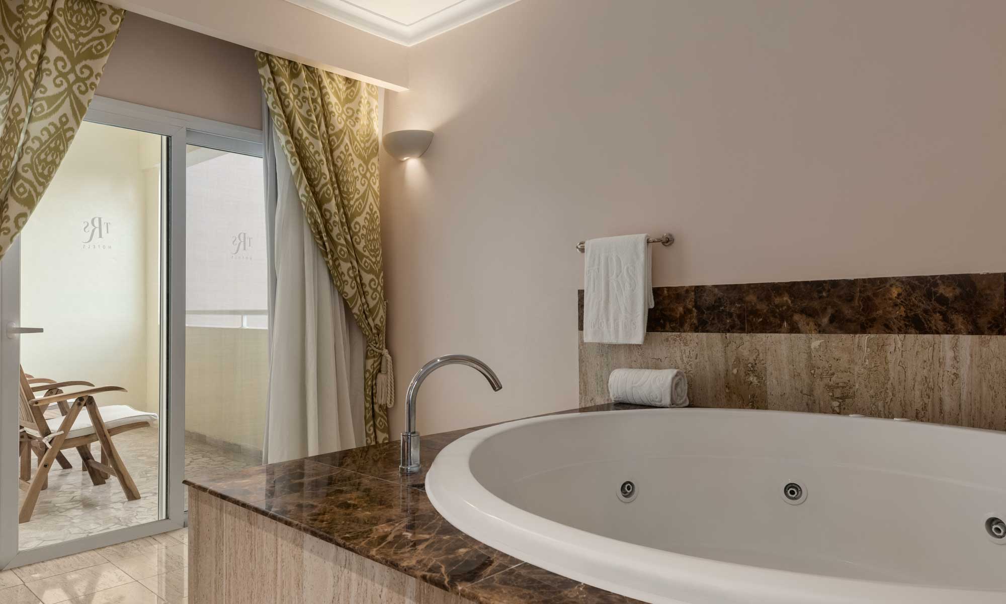 TRS Turquesa Hotel Romance Suite Poolside
