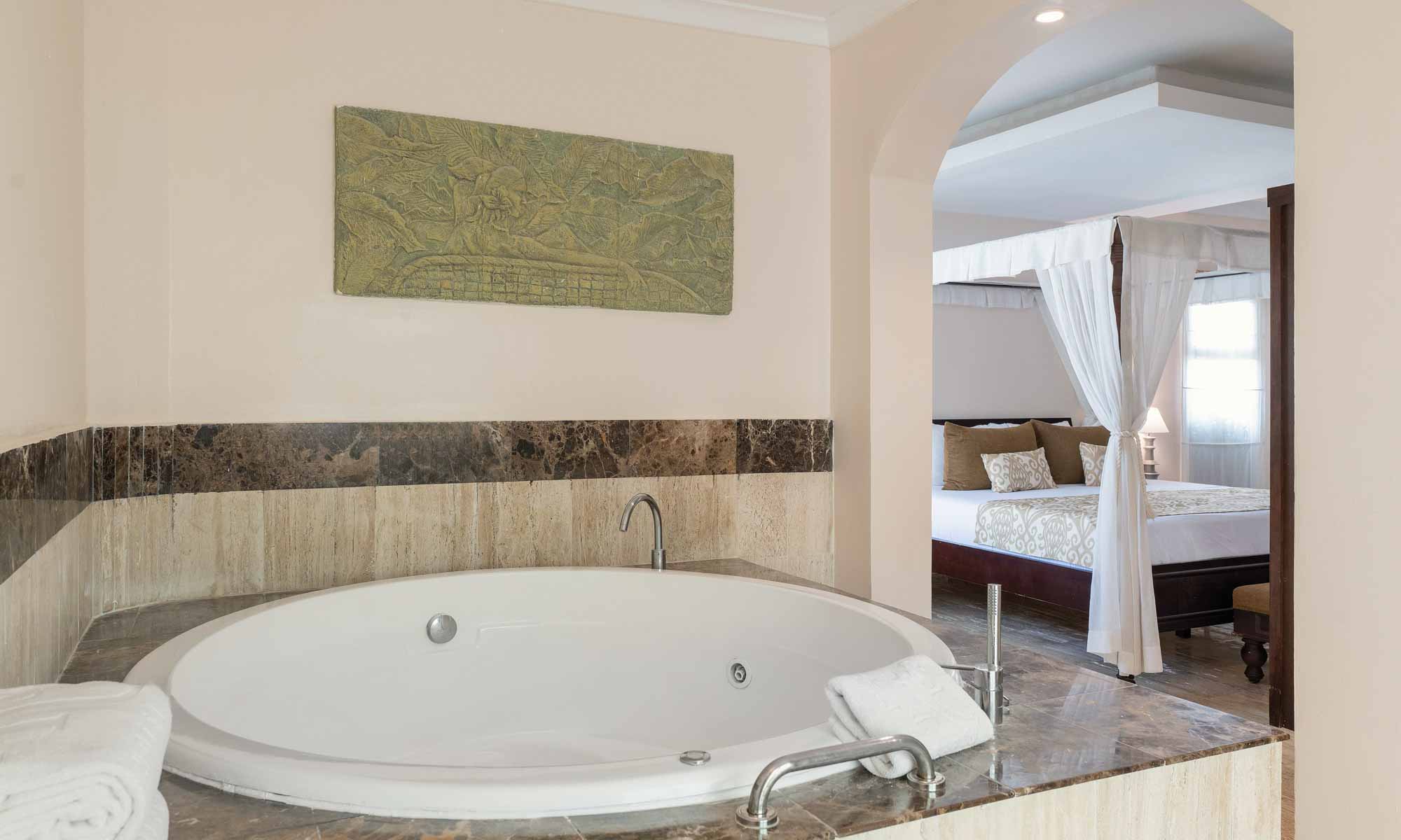 TRS Turquesa Hotel Romance Suite Swim Up