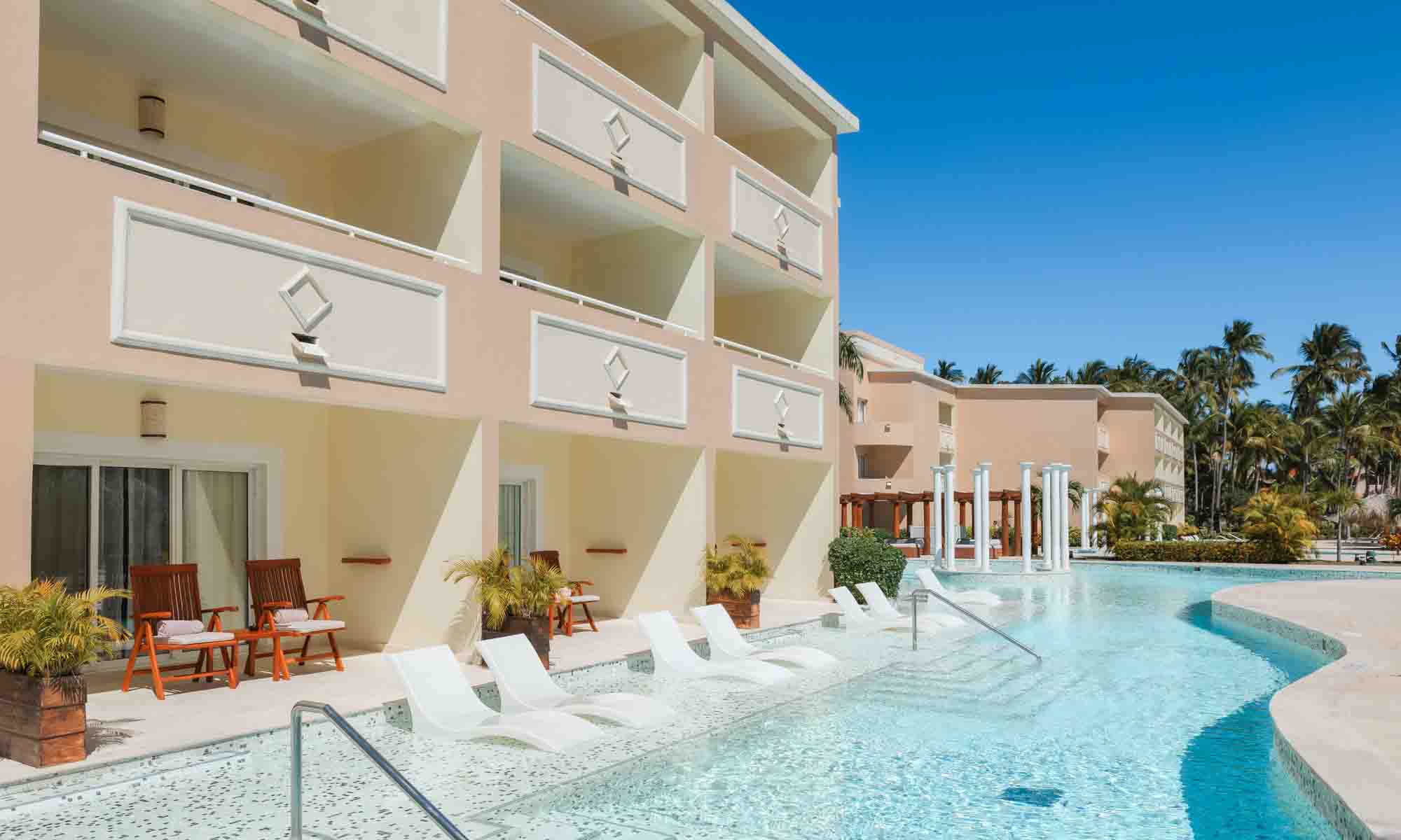 TRS Turquesa Hotel piscina swim up