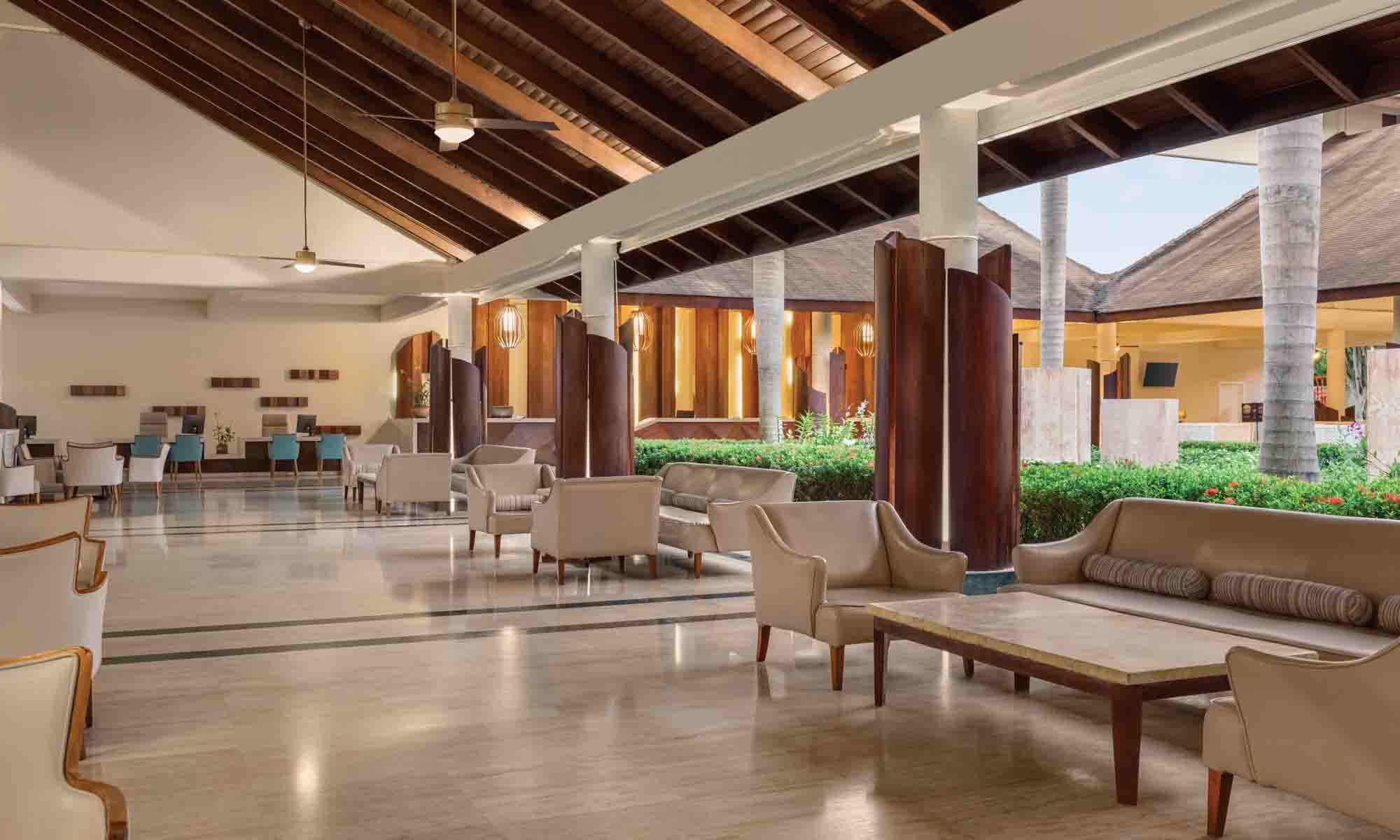 Grand Palladium Palace Resort Spa Lobby