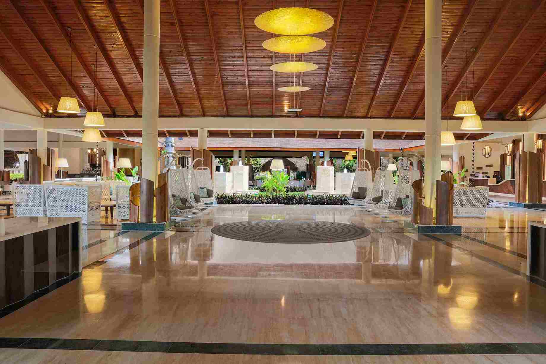 Grand Palladium Palace Resort Spa Lobby