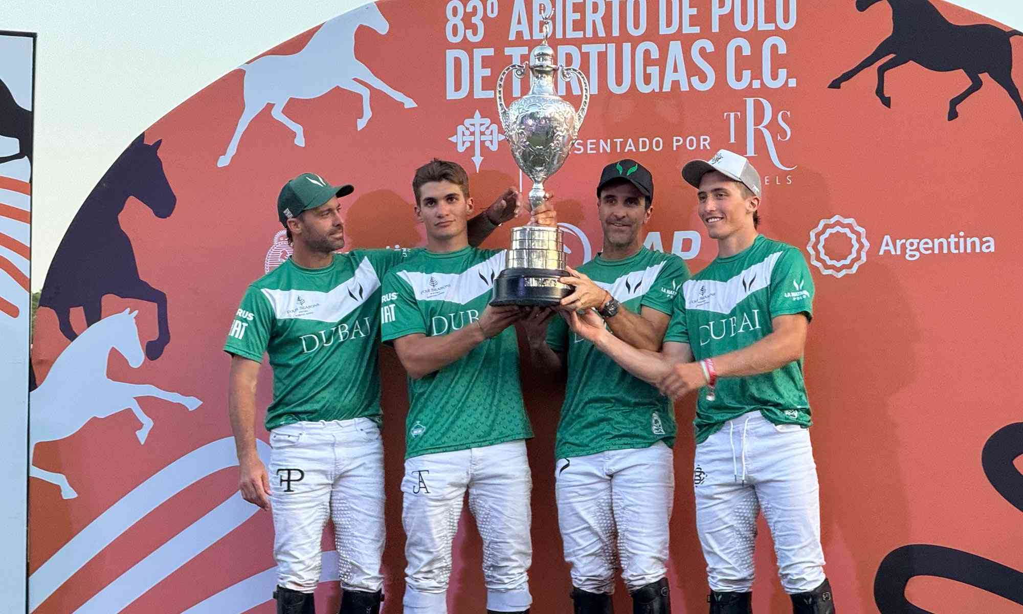 triple-corona-polo-galeria2