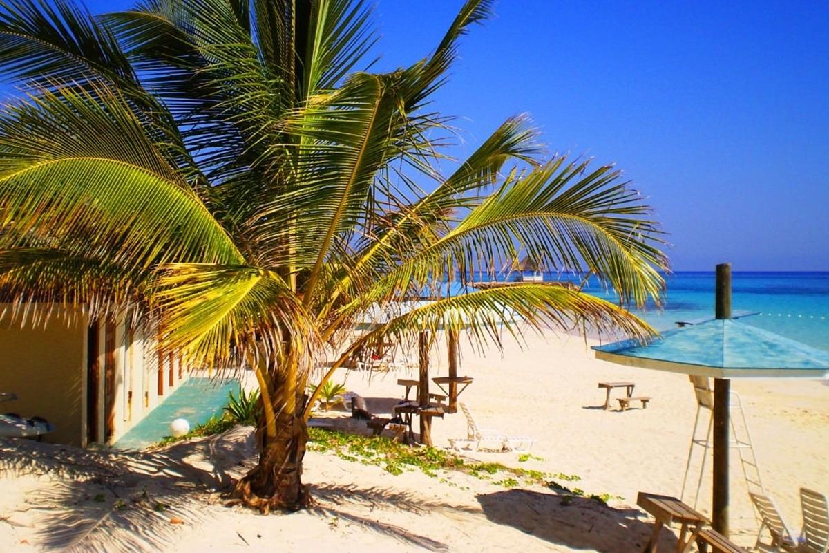 Silver Sands Beach