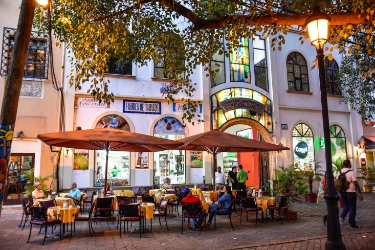 columbus plaza