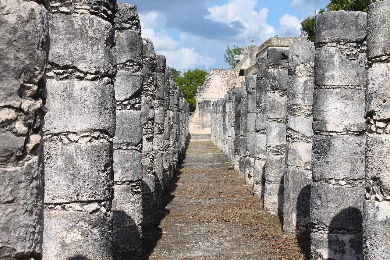 Grupo de las mil columnas